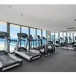 Wonderful 2-Bed With Pool, Gym & Scenic Views