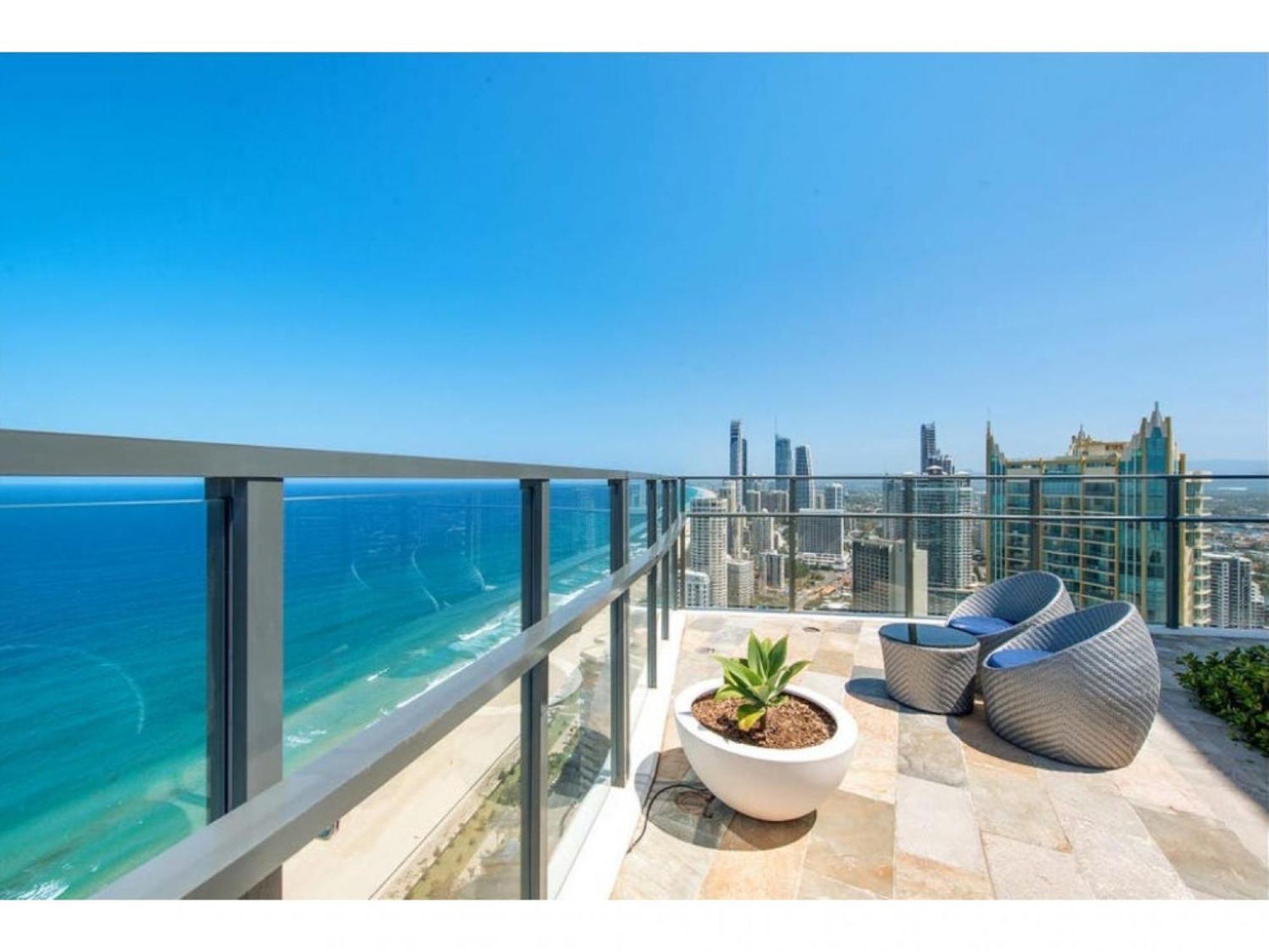 Wonderful 2-bed With Pool, Gym & Scenic Views * Gold Coast