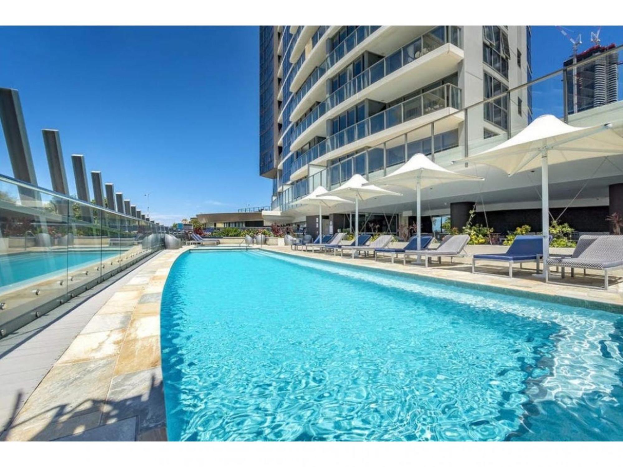 Wonderful 2-bed With Pool, Gym & Scenic Views Gold Coast