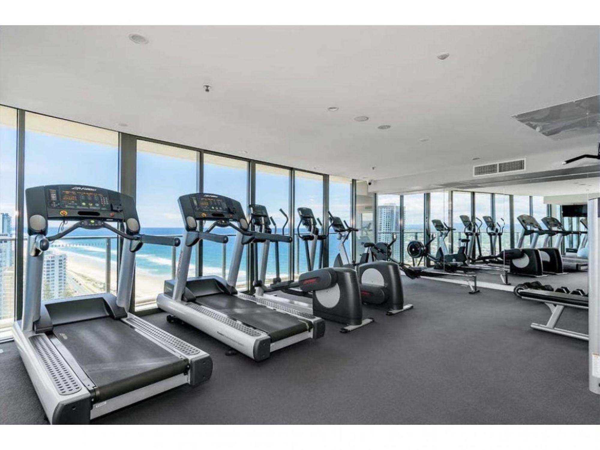 Apartment Wonderful 2-bed With Pool, Gym & Scenic Views
