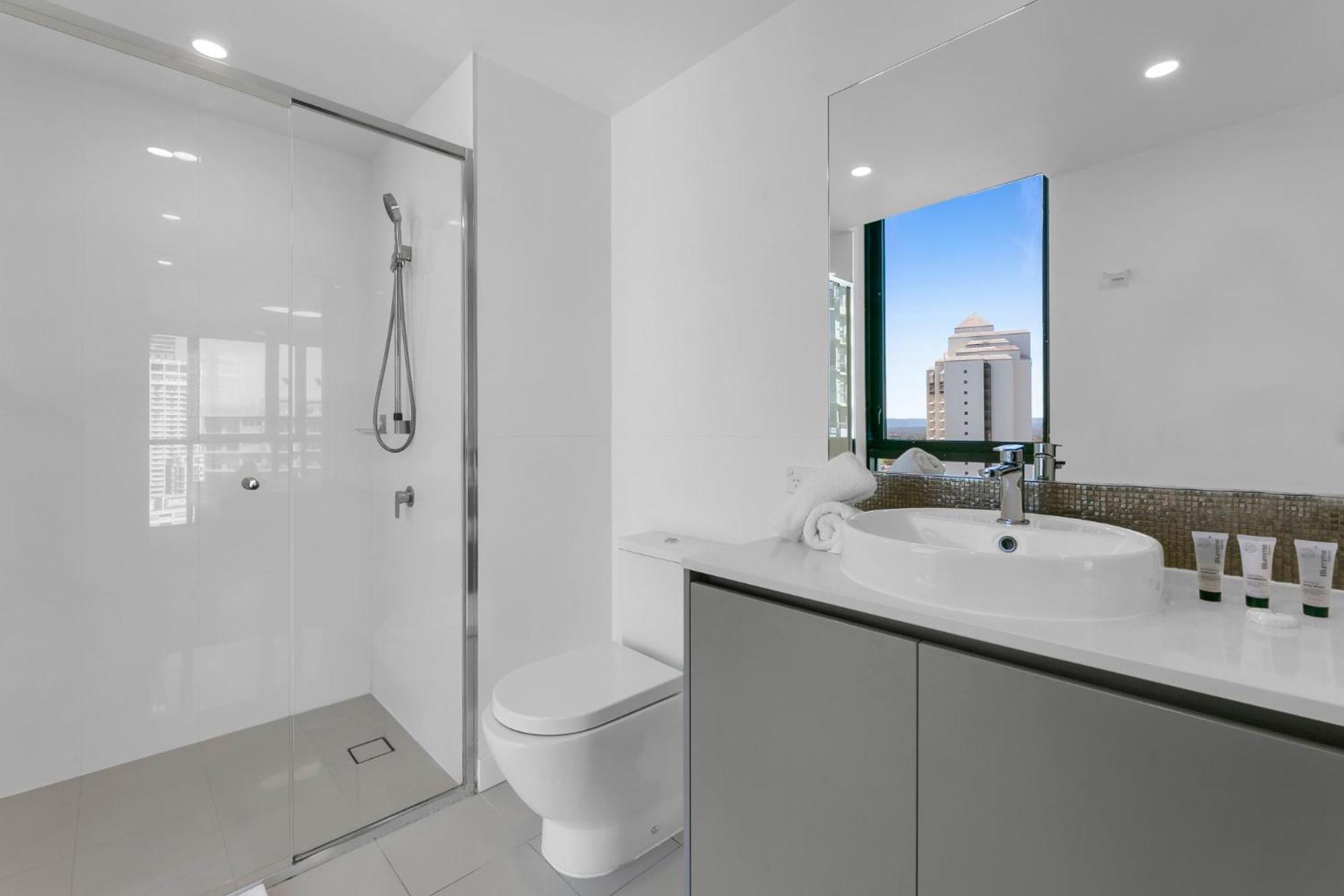 Wonderful 2-bed With Pool, Gym & Scenic Views Apartment Gold Coast