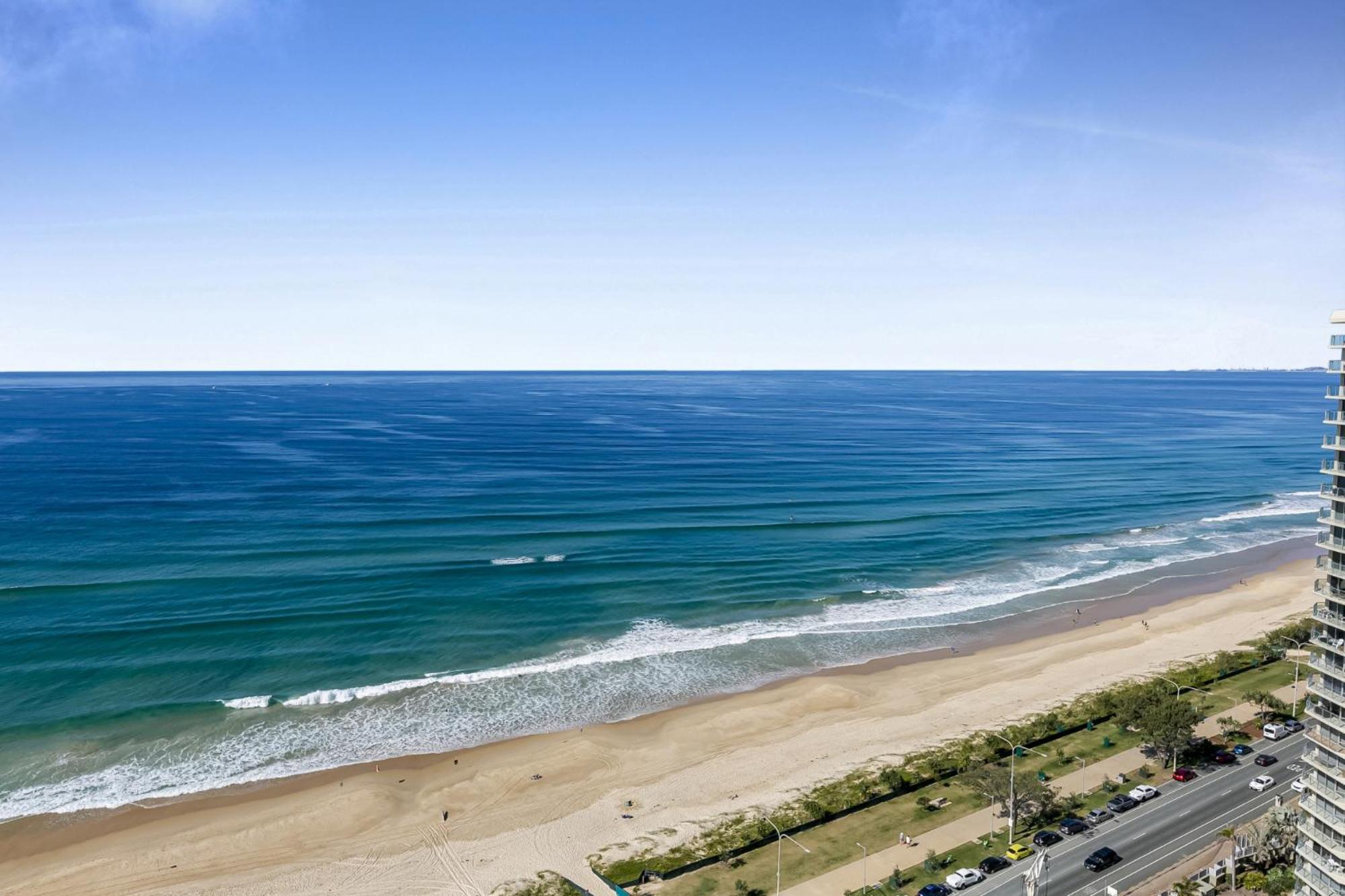 Wonderful 2-bed With Pool, Gym & Scenic Views Gold Coast