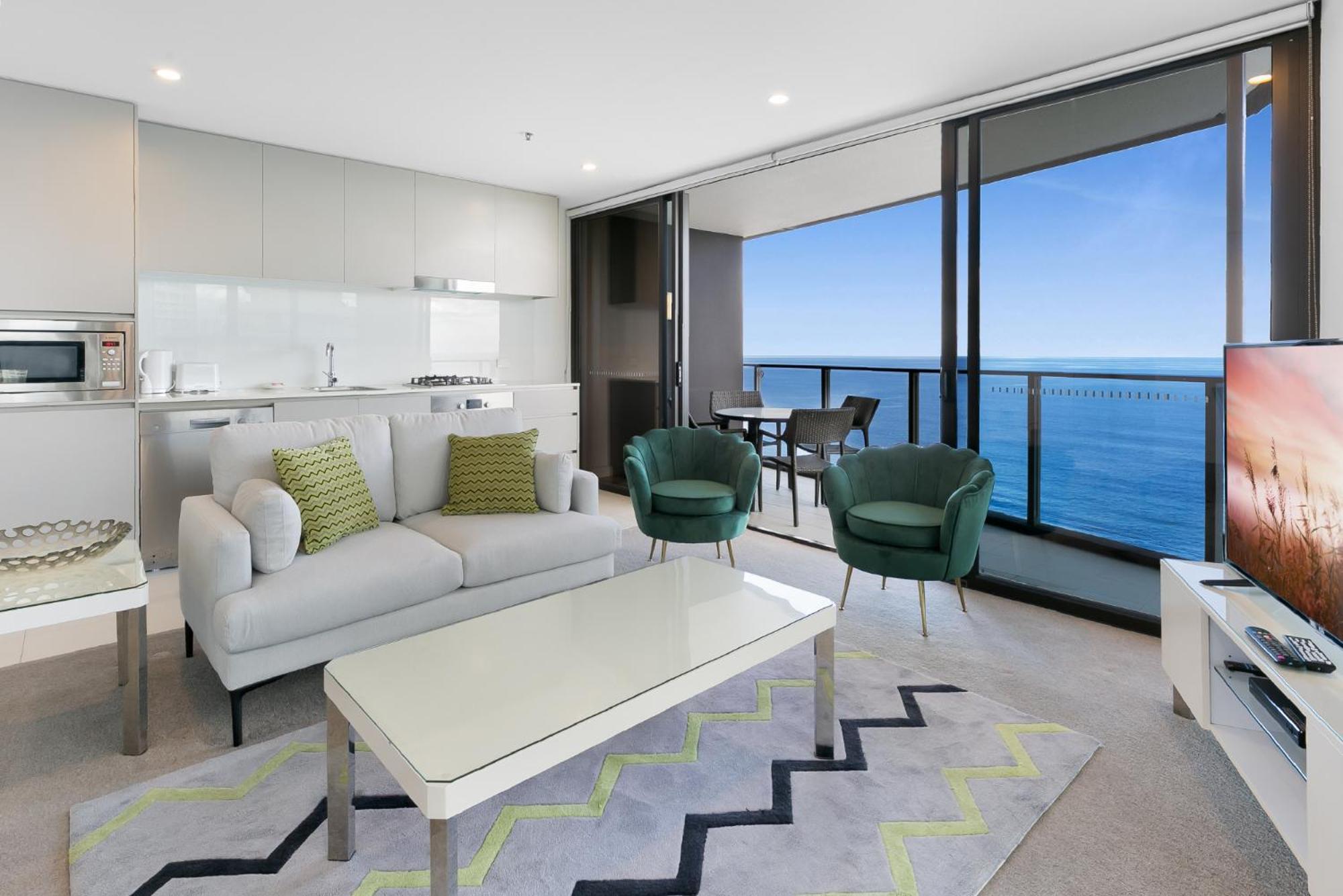 Wonderful 2-bed With Pool, Gym & Scenic Views Gold Coast