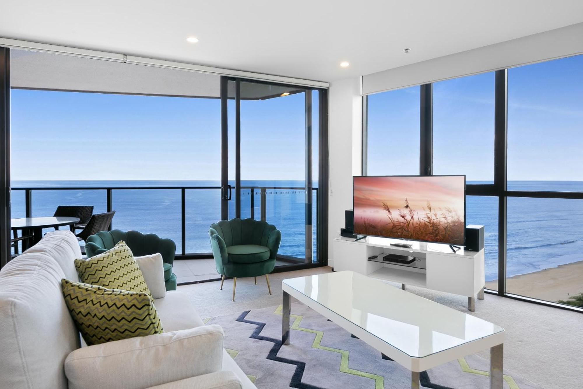 Wonderful 2-bed With Pool, Gym & Scenic Views * Gold Coast